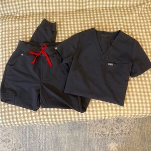 Figs Zamora/Catarina Scrub Set -Gray with Pink Drawstring